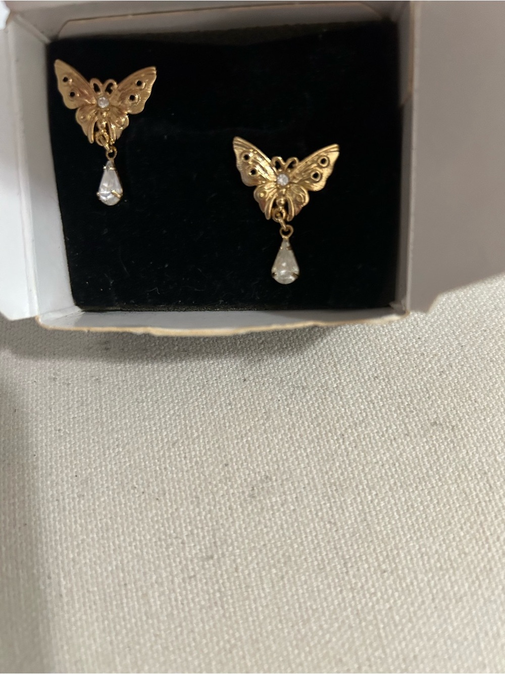 Vintage Avon Butterfly Pierced Earrings – Original Box